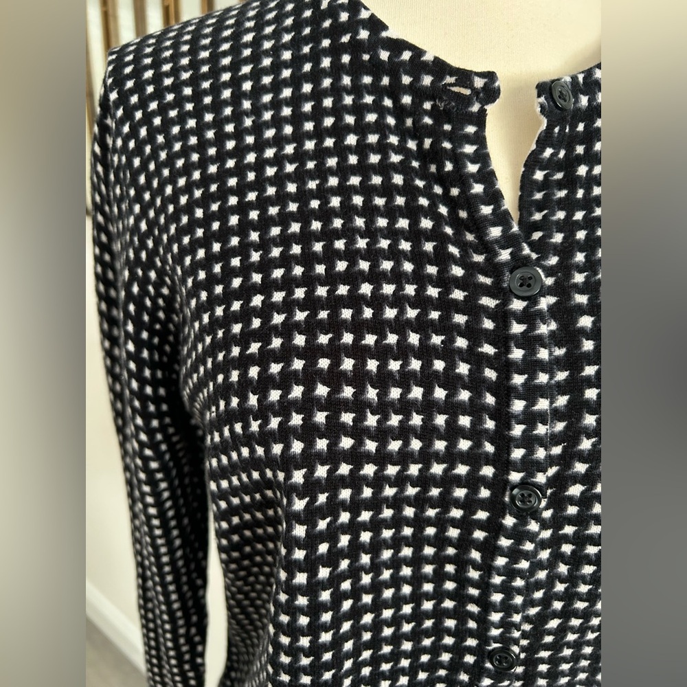 NWT Croft & Barrow Black White Women's Cardigan Sweater Button Down Geometric L - Picture 2 of 15